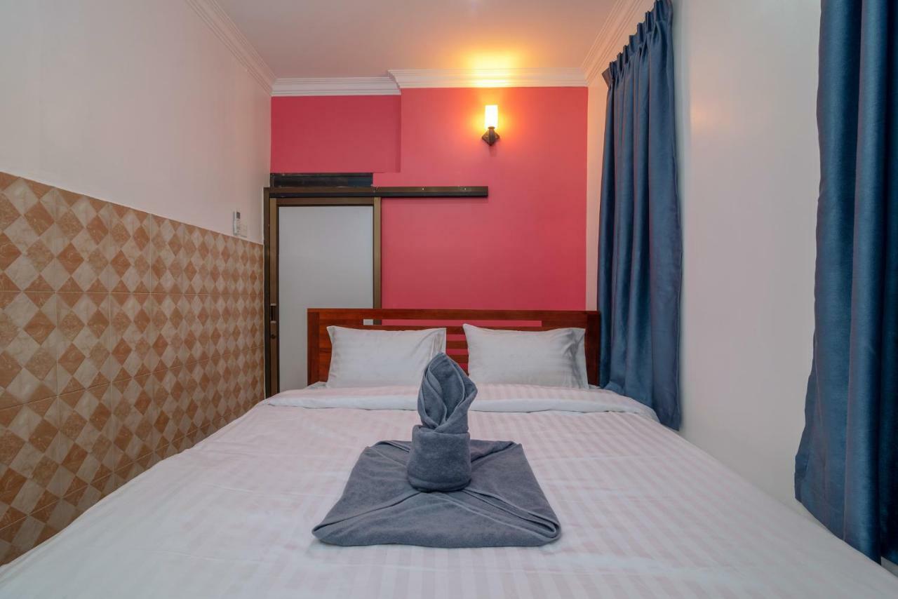 Agogo Hostel Siem Reap Exteriör bild